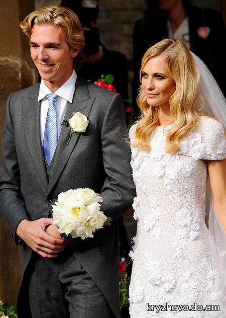 Поппи Делевинь вышла замуж за бизнесмена